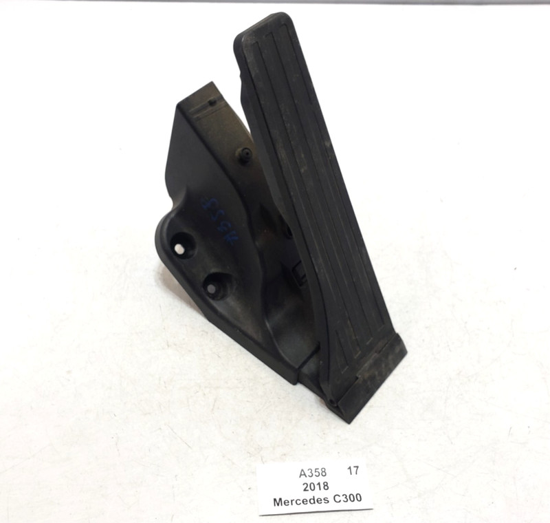 ✅17-23 OEM Mercedes C300 C43 C63 A205 Gas Accelerator Throttle Foot Pedal