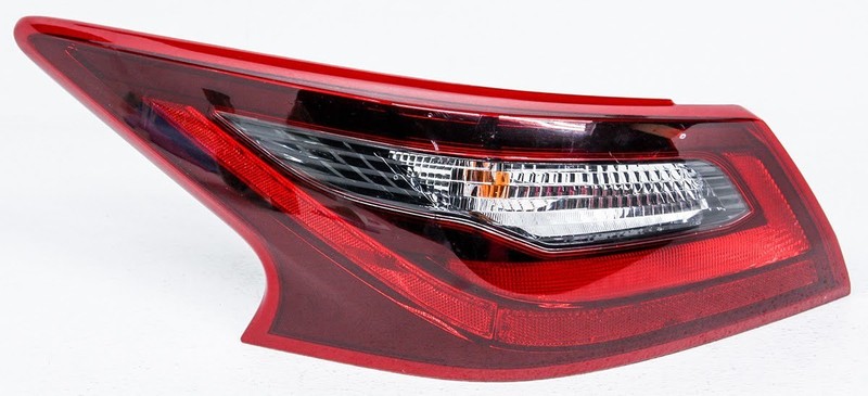 OEM Nissan Altima Left Driver Side Halogen Tail Lamp 26555-9HS1A Lens Crack