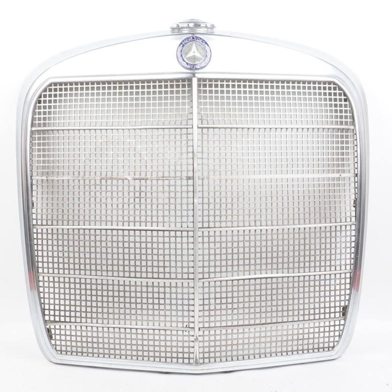 MERCEDES BENZ W110 W111 250 230 SEDAN FRONT RADIATOR HOOD GRILL GRILLE OEM