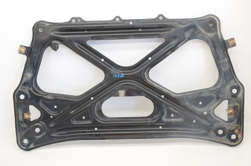 14-18 Audi A6 2.0L Front Suspension Subframe Bracket