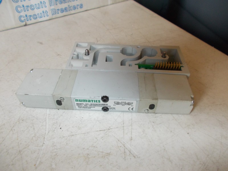 Pneumatics 051BB4Z2KN00030 Pneumatic Valve w/ Attachments 006-206 B1-2
