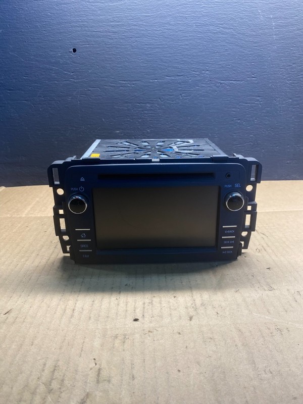 2013 2014 GMC Acadia Radio Display Screen AM/FM AUX OEM AB7450 DG
