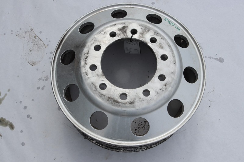 08-2017 FREIGHTLINER CASCADIA 125 RIM ACCURIDE R24.5 x8.25 MAX LOAD 7300 LBS OEM