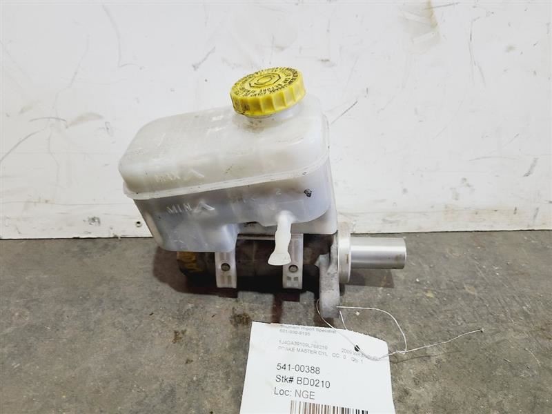 Brake Master Cylinder LHD VIN W 6th Digit Jk Body Fits 09-18 WRANGLER 572991