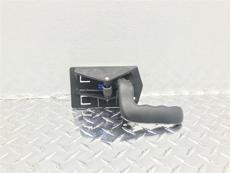 2004 CHEVROLET SILVERADO 1500 PASSENGER RIGHT INTERIOR DOOR HANDLE OEM