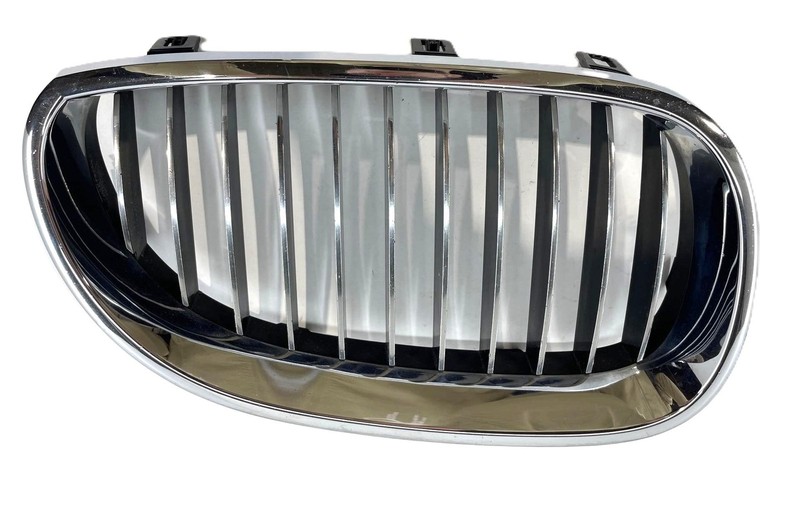 2004-2007 BMW 530i Front Right Passenger Side Chrome Grille RH OEM