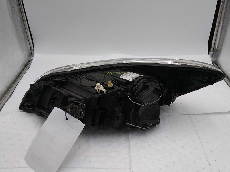 2011-2013 VOLVO 70 SERIES Right Headlight Assembly White OEM 331865 91K Miles
