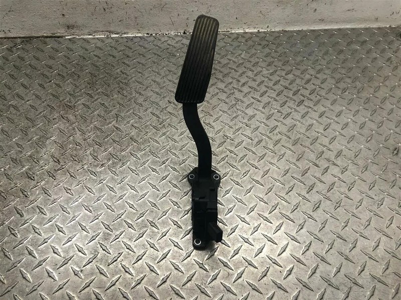 2008-2016 DODGE GRAND CARAVAN GAS ELECTRIC PEDAL OEM 05281418AC