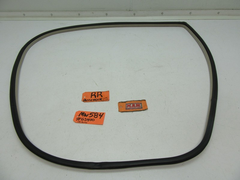 RIGHT REAR DOOR SEAL RUBBER WEATHER STRIP DOOR PANEL ON BODY GS300 GS400 GS430 R
