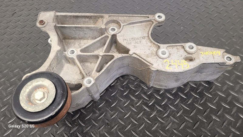 00-14 GMC Yukon V8 Alternator P/S Power Steering Pump Bracket OEM 12554030