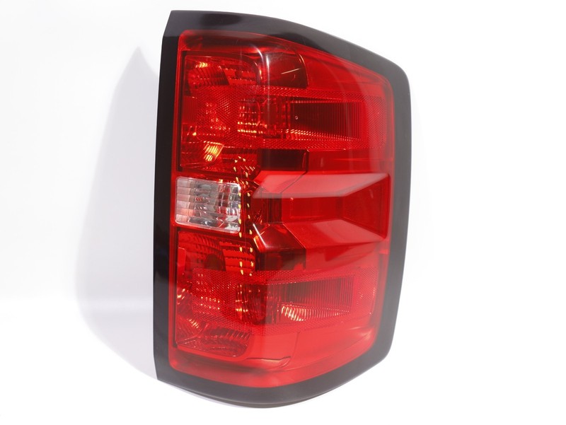 2014-2018 Chevy Silverado 1500 Tail Light Rear RIGHT Pass Side 23295939 OEM 82K