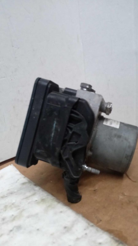 2017 Chevrolet Malibu ABS Hydraulic Assembly OEM 76K Miles Black NJ25-17485