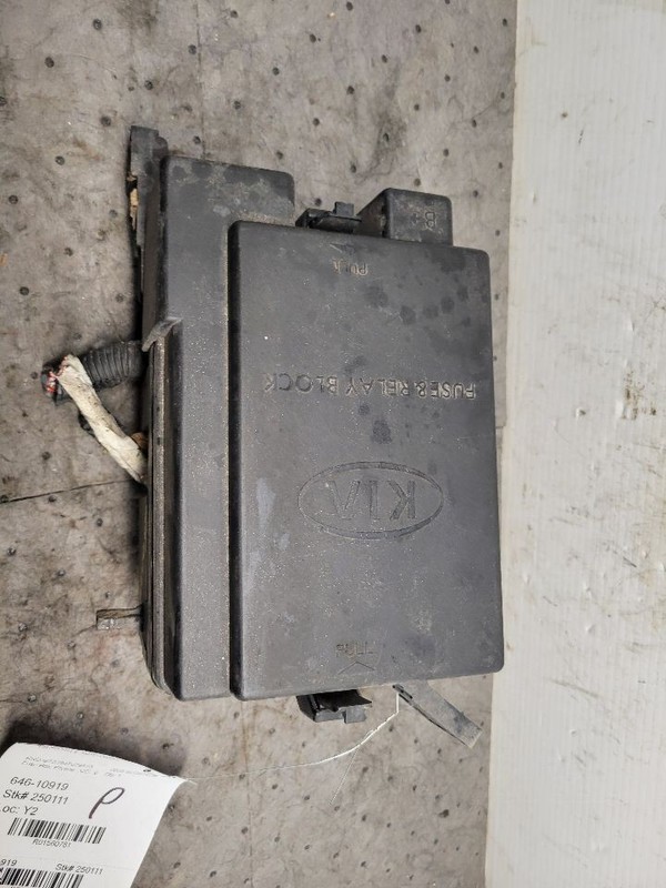 Fuse Junction Box Engine Fits 05-10 SPORTAGE 1560781
