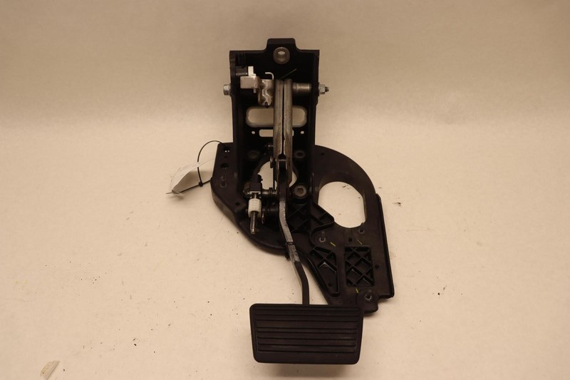 2014-2018 CHEVY SILVERADO 1500 PARK PARKING BRAKE STOP PEDAL W/ BRACKET OEM