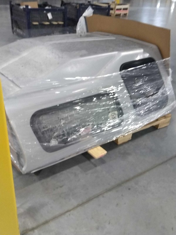 2018 Ford F150 Tonneau Cover Silver Used Clear Coat Peeling Broken Window