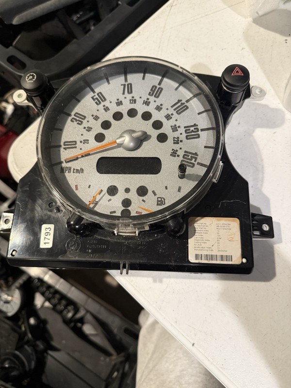 Speedometer Convertible Speedometer Cluster MPH02-08 MINI COOPER MILES 176,728