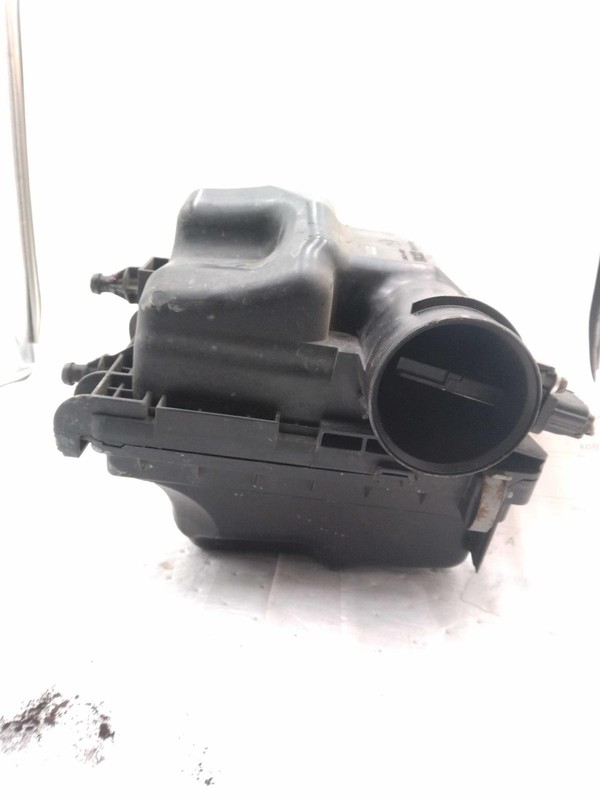 2012 Nissan JUKE Air Cleaner Assembly OEM 1.6L Silver 148K Miles
