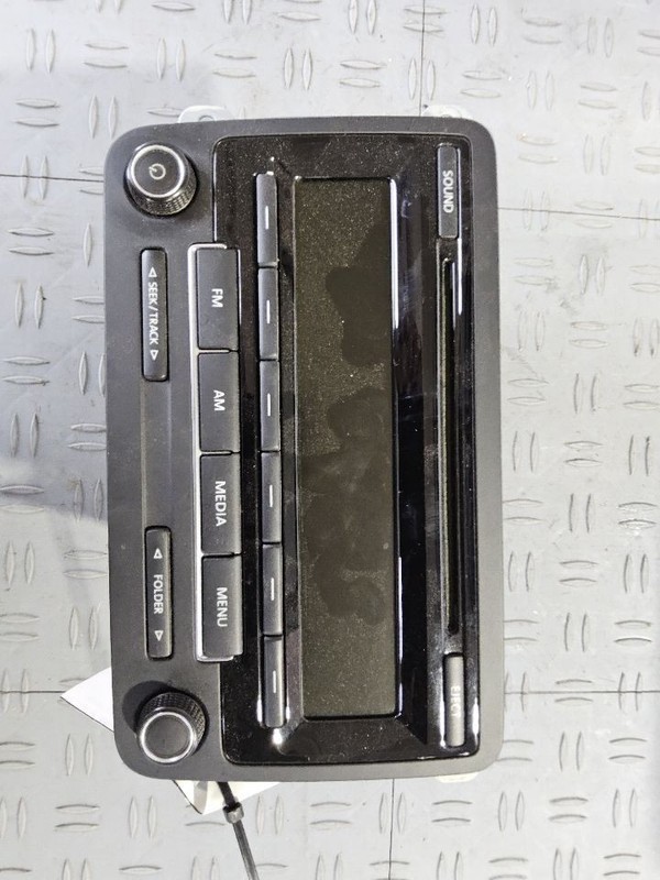 2014-2016 Volkswagen Beetle Radio Receiver w/o Navigation ID 1K0035164H