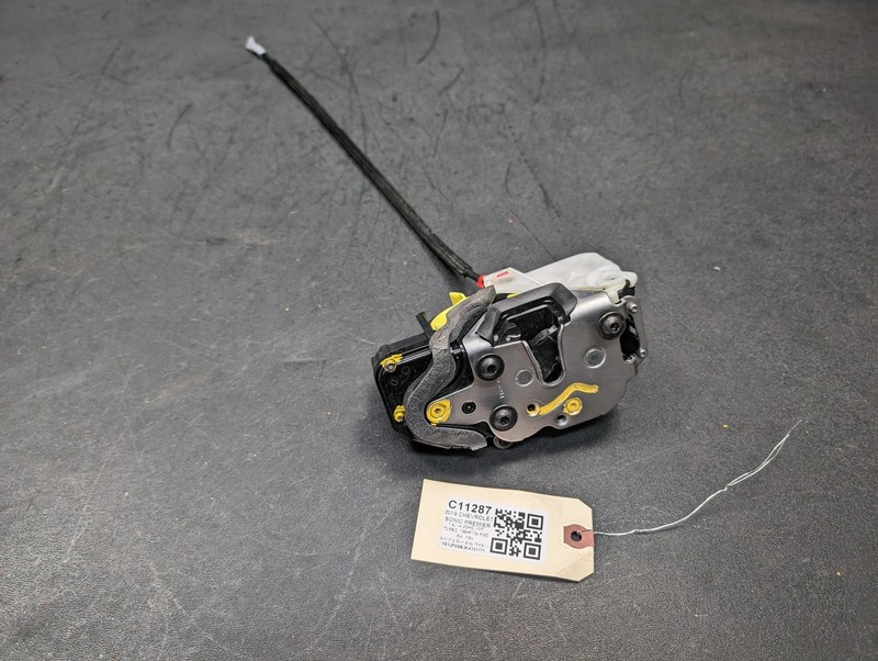 Front Left Door Lock Latch 2019 Chevrolet Sonic 13579497 2017 2018 2020