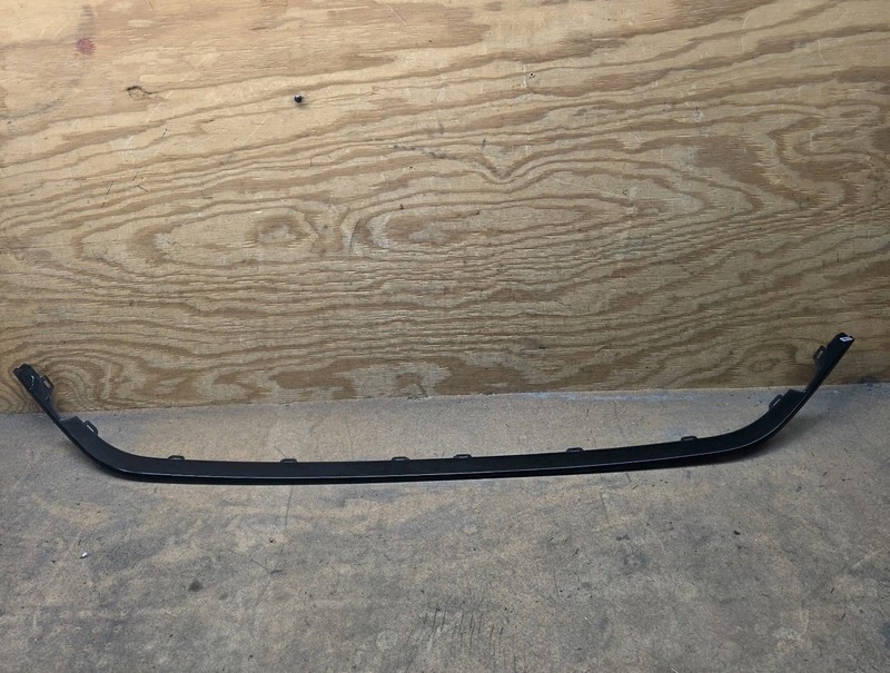 2020 2021 2022 2023 Volkswagen Atlas Front Bumper GRILLE Lower Molding Trim OEM