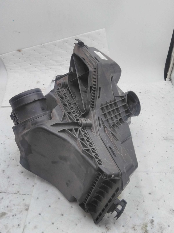 2015 AUDI A4 Air Cleaner Assembly OEM 8K0133837BJ Used 71K Miles Grey