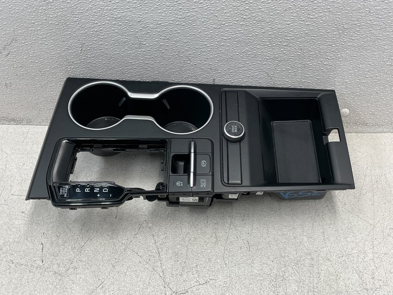 21 22 23 24 Kia K5 Center Console Cupholder Gear Shifter Trim Panel 1652 OEM
