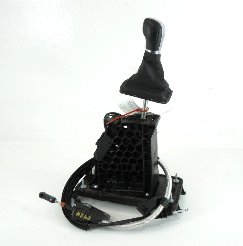 18-21Volkswagen Atlas Automatic Transmission Floor Shifter W/ Boot & Knob OEM