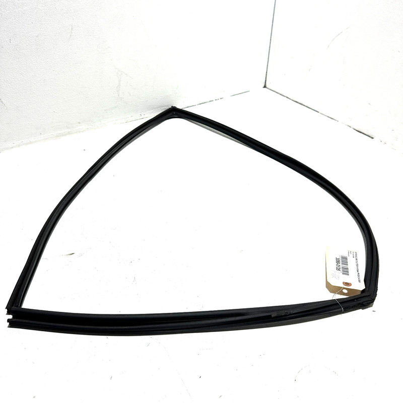 2015-2020 ACURA TLX FRONT RIGHT PASSENGER SIDE DOOR WINDOW GLASS RUN CHANNEL OEM