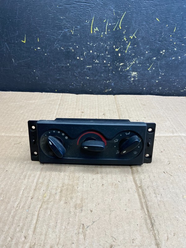 International Navistar 4300 Climate Control Heater Fan PanelAA7900 DG