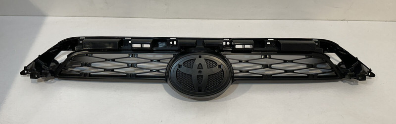 2014-18 TOYOTA 4 RUNNER GRILL OEM PART # 53121-35090
