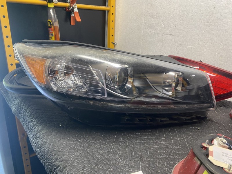2019 Kia Sorento L Right Headlight OEM