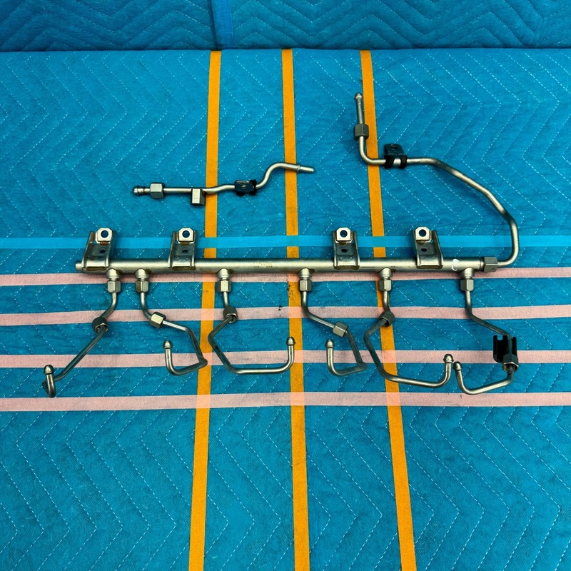 2006–2011 BMW 335i E90 3.0L Fuel Rail OEM 757677904