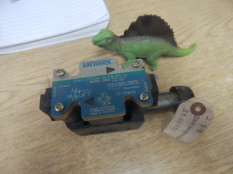 Vickers DG4V-S-2AL-M-FW-B5-60 Directional Control Valve Solenoid *FREE SHIPPING*