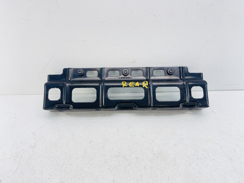 07-09 Saturn Sky Rear Bumper Center Reinforcement Filler Bracket Attachment OEM