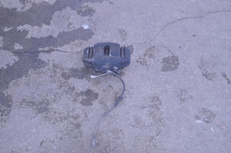 2008-2013 BMW M3 RWD FRONT LEFT DRIVER SIDE BRAKE CALIPER OEM