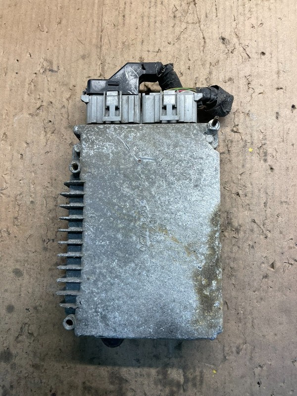 2000 Dodge CaravanECM Engine Control Unit ECU Module T7030 DG