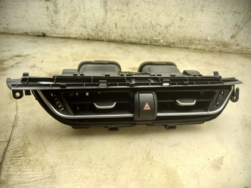 19 TOYOTA C-HR CENTER DASH VENTS & HAZARD SWITCH