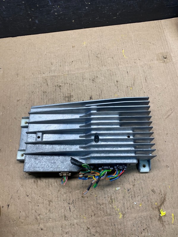 2007 - 2009 Cadillac SRX Stereo Audio Radio Amplifier Module AMP Bose r8478 DG