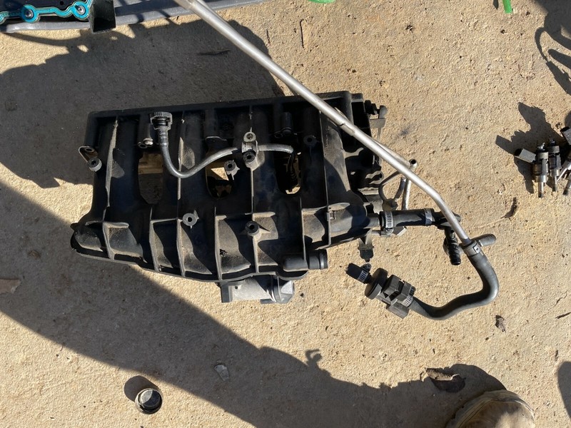 VOLKSWAGEN A3 TT EOS JETTA PASSAT TT TURBO 2.0 INTAKE MANIFOLD & THROTTLE BODY