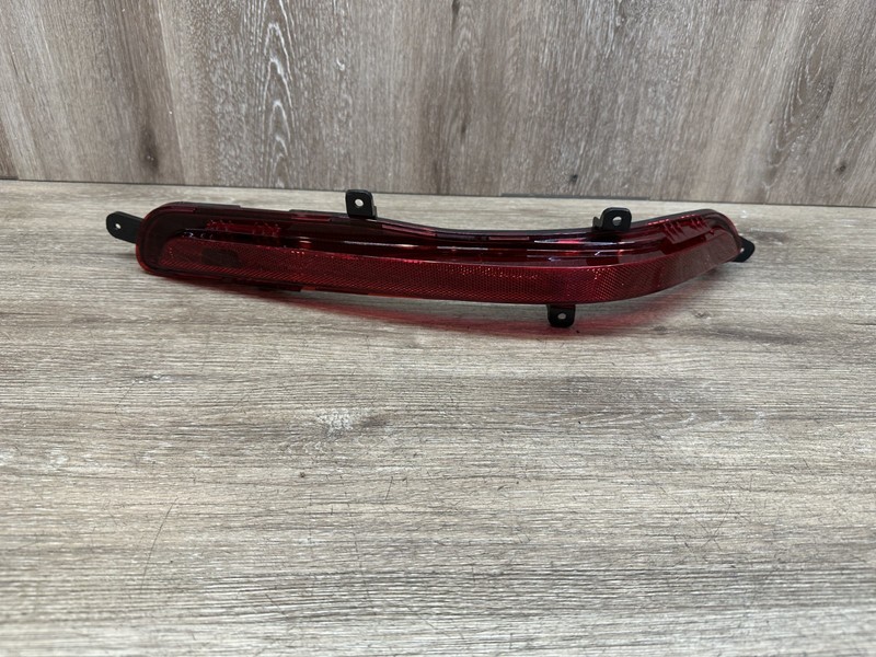 2020-24 CADILLAC XT6 REAR RH AUXILARY SIGNAL OEM PART # 84776400