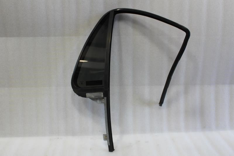 1996 CHEVROLET BLAZER RIGHT PASSENGER SIDE REAR DOOR VENT GLASS WINDOW + MOLDING