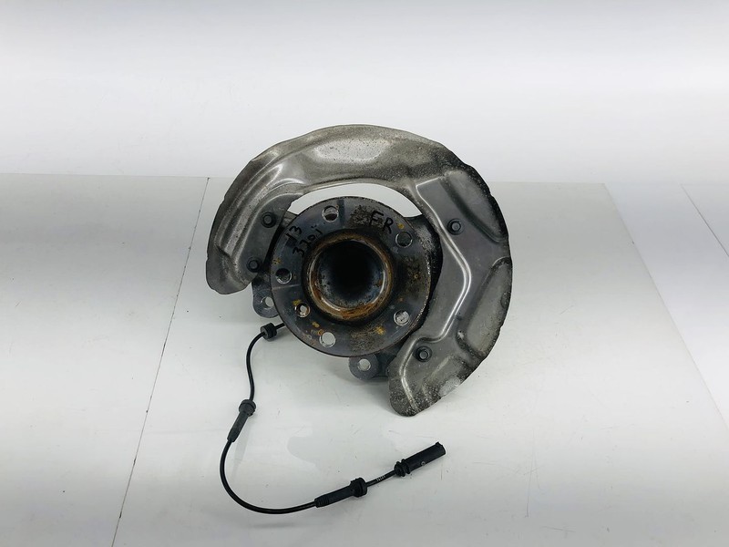 13-18 BMW 320I F30 RWD FRONT RIGHT PASSENGER SIDE SPINDLE KNUCKLE WHEEL HUB OEM