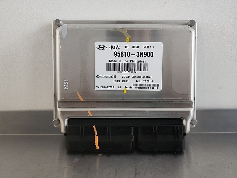 2014 2015 2016 Hyundai Equus Air Suspension Control Module Unit 95610-3N900 OEM