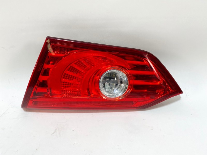 15-18 INFINITI Q50 REAR RIGHT PASS SIDE INNER MOUNTED TAILLIGHT LIGHT LAMP OEM