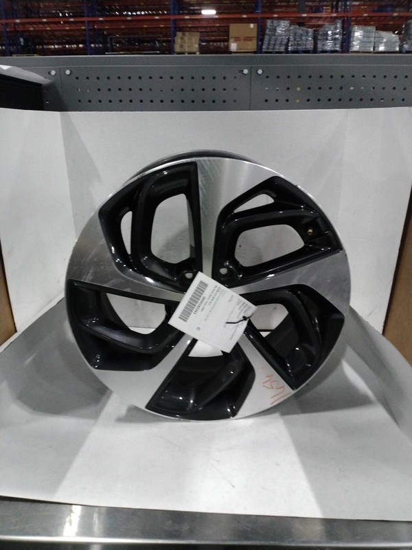 Used Wheel fits: 2022 Hyundai Sonata gasoline 17x7 alloy ID 52910L0210 Grade C