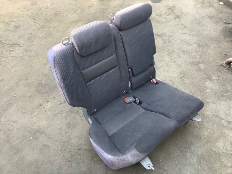 07-011 Honda CR-V EX Rear Center & Right Seat Assembly Black OEM