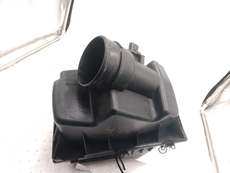 2012 Ford Fusion Air Cleaner Assembly OEM 569338 Used 2.5L 197K Miles