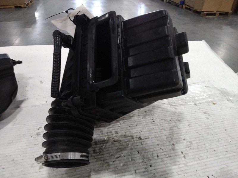 2017 Chrysler Pacifica Air Cleaner Assembly OEM 3.6L Grey 116K Miles
