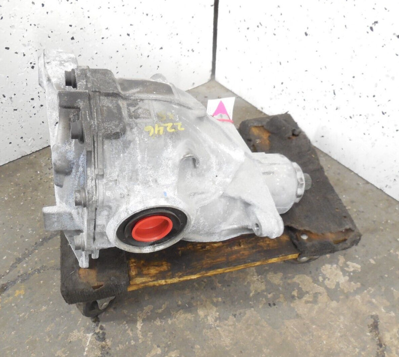 2023 23 BMW X5 Rear Differential Diff Carrier OEM