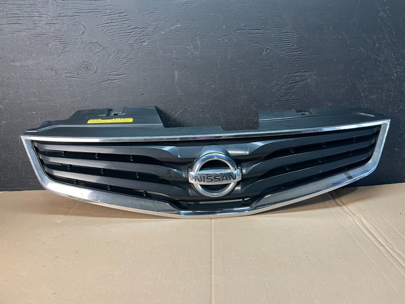 2010 to 2012 Nissan Sentra Front Upper Grill Grille OEM ad8327 DG
